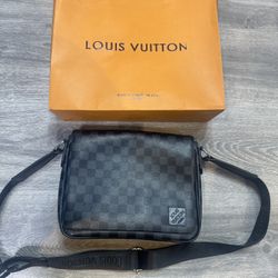 Louis Vuitton Monogram Messenger Bag