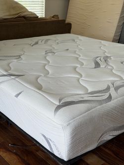 USED KING SIZE MEMORY FOAM COOL GEL MATTRESS ONLY