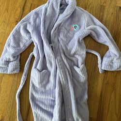 Girl's robe size 6x 