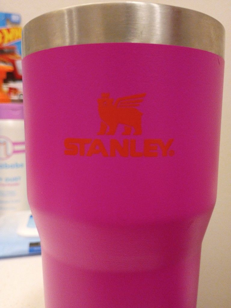 Stanley Pink cup (Missing lid)