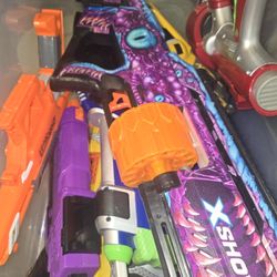 Tons Of Nerf Guns