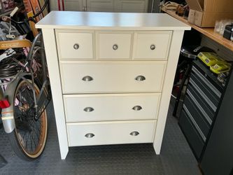 White 4 drawer  dresser
