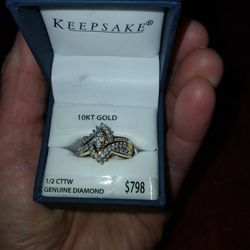 Keepsake Shimmering Diamond Ring
