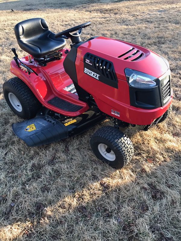 Huskee LT42 Riding Mower