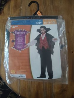 Boys 8/10 vampire costume $3