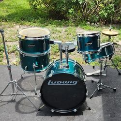 LUDWIG ACCENT CS COMBO JR 5 PIECE DRUM KIT  WITH HI- HAT WITH CYMBALS , 1 CYMBAL STAND ONLY AND FOOT PEDAL ! MAKE FAIR OFFER 
