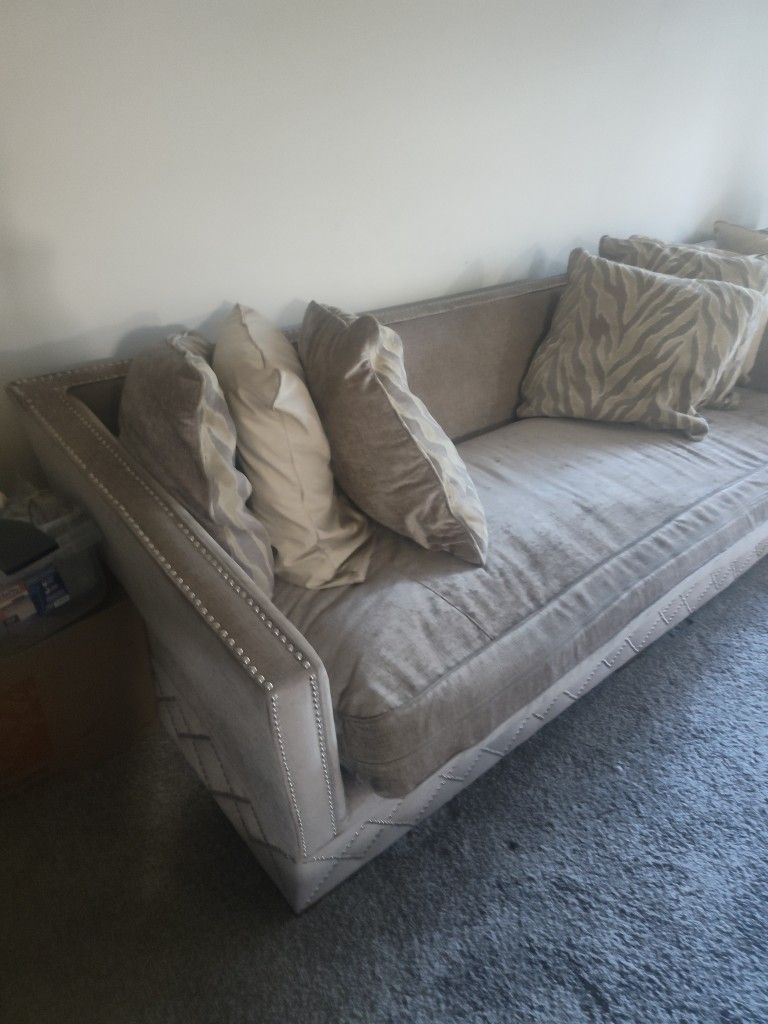 Tan Couch 🛋️🛋️ Set 