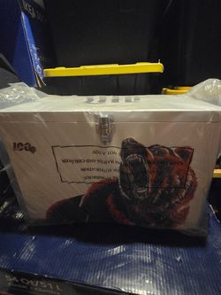 New Miller Lite  Chicago Bears Ice Box Metal Cooler