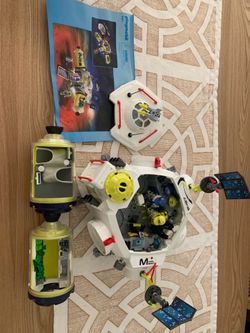 Playmobil spacecraft set
