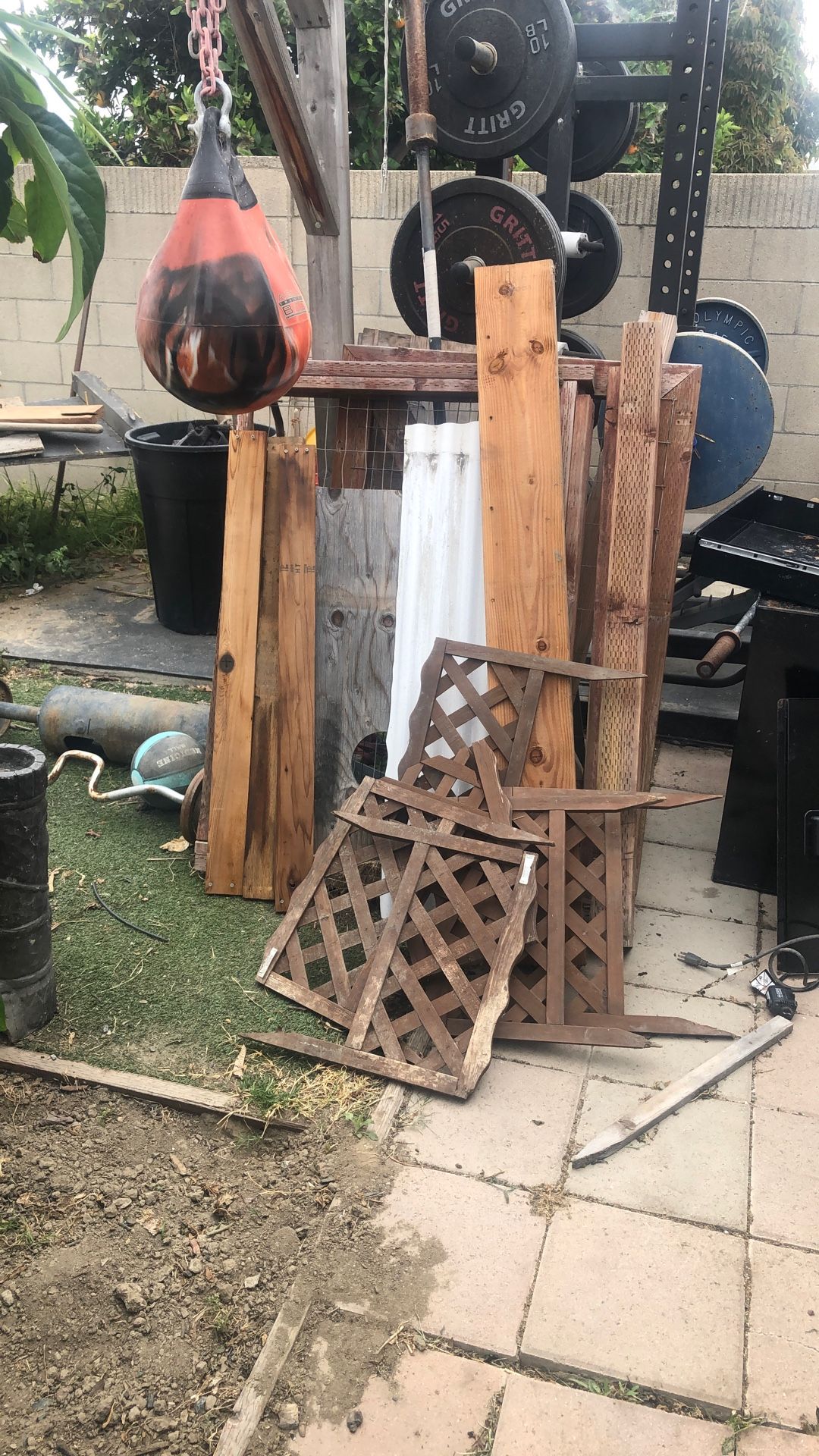 Free Fence And Scrap Wood.