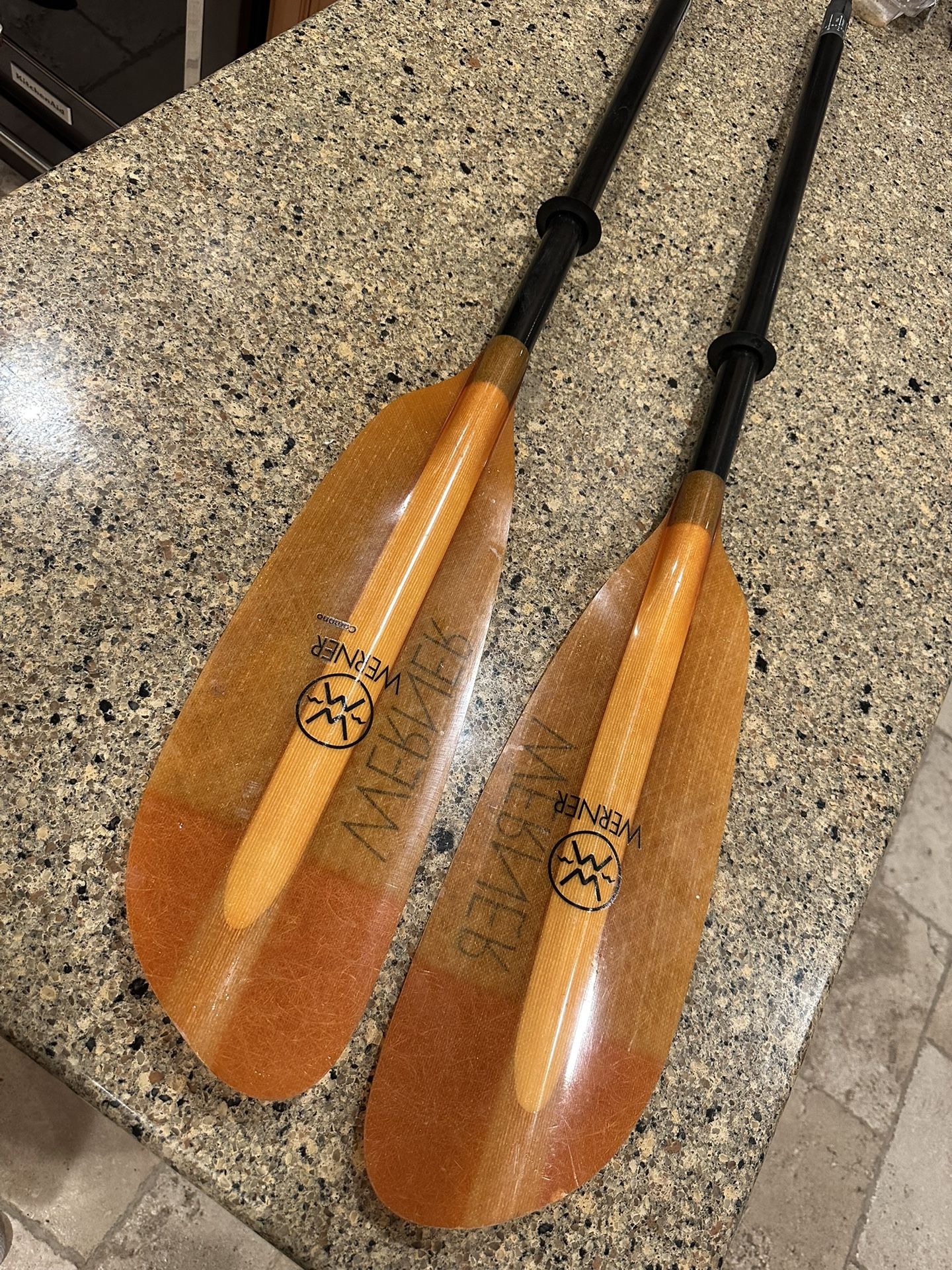 Werner Fiberglass/carbon Fiber Paddle