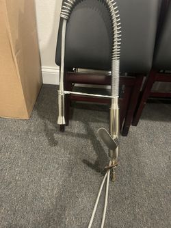 K7 Medium Single-Handle Semi-Pro Dual Spray Kitchen Faucet (SuperSteel Infinity)