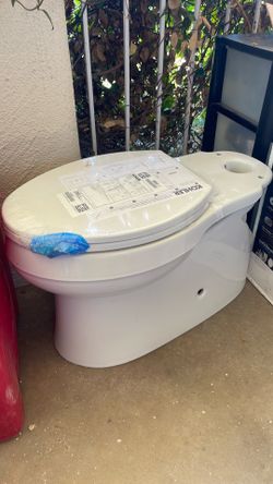 Elongated Toilet Bowls