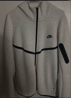 Nike tech hoodie size XL