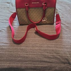 Michael Kors Pocket Book