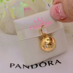 Adorable Charm de plata 925 para pulsera Pandora Momentos.