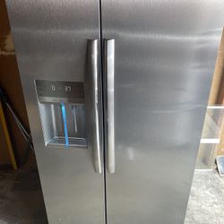 Frigidaire 2023 Side by Side Stainless Steel refrigerator