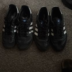 2 pairs black sambas