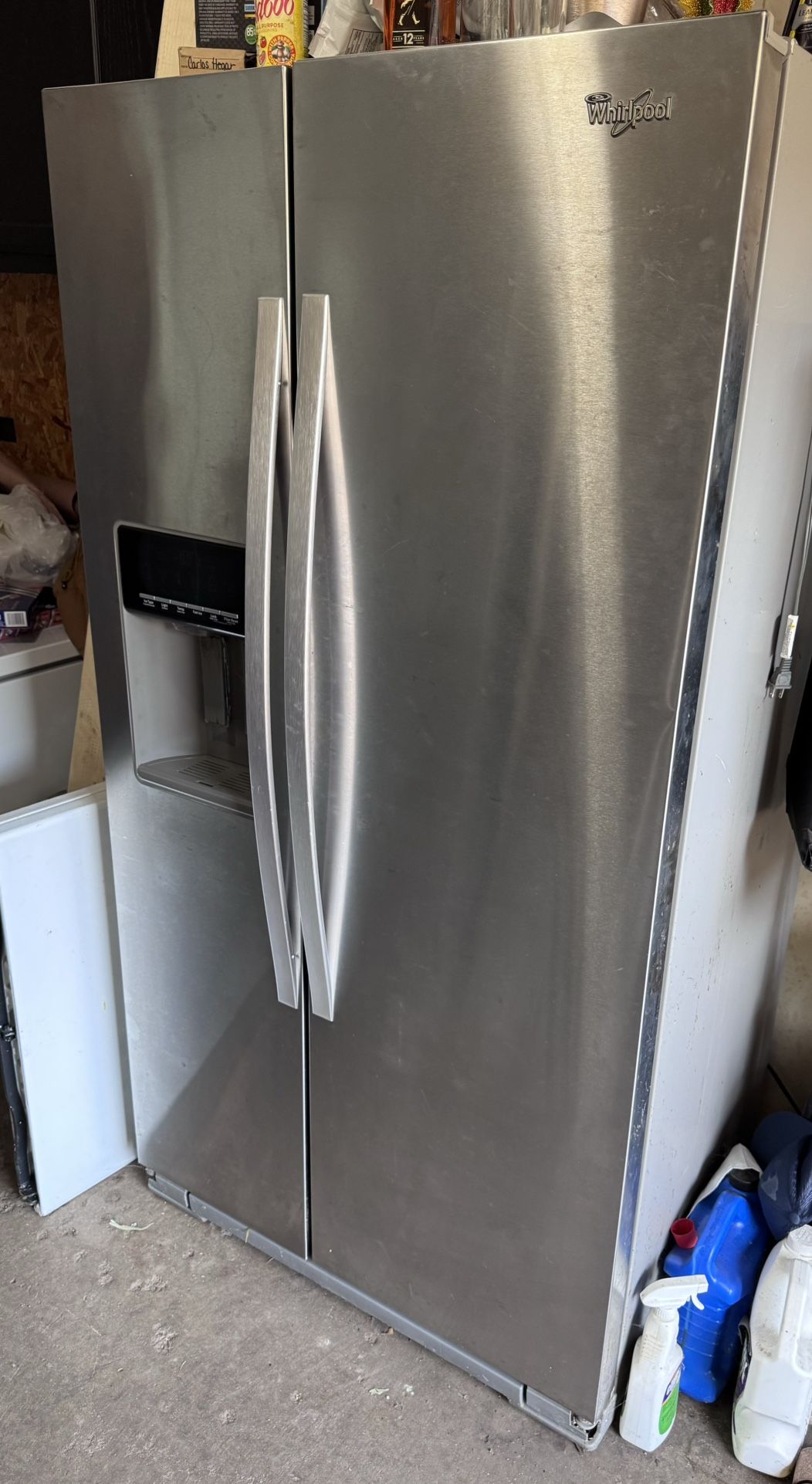whirpool Fridge 250$