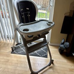 In genuity SmartClean Trio 3-in-1 High Chair (6 mo–5 