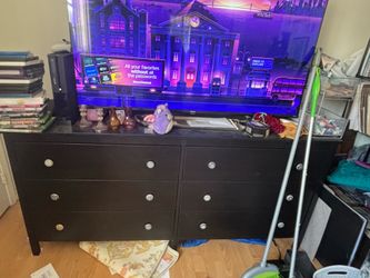 Black dresser, great condition