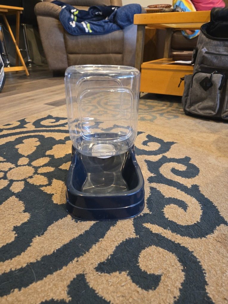 Dog Or Cat Auto Water
