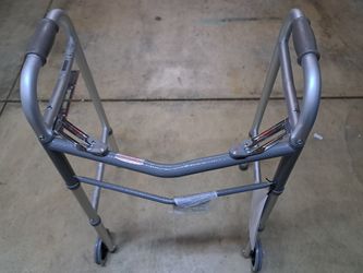 Deluxe Folding Walker
