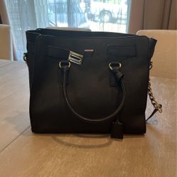 Micheal Kors Handbag And Wallet Black 