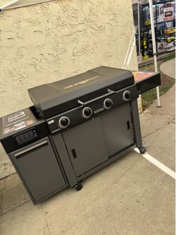 30' Culinary Deluxe Omnivore Gridale 4-Burner Liquid propane Flat Top Grill