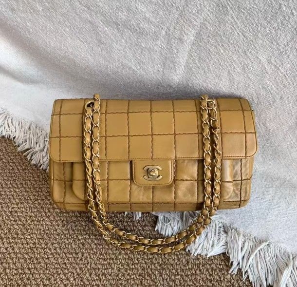 Chanel yellow leather shoulder bag
