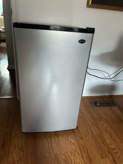 Sanyo Mini Fridge