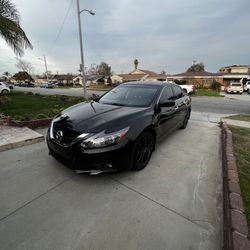 2017 Nissan Altima  Sr 