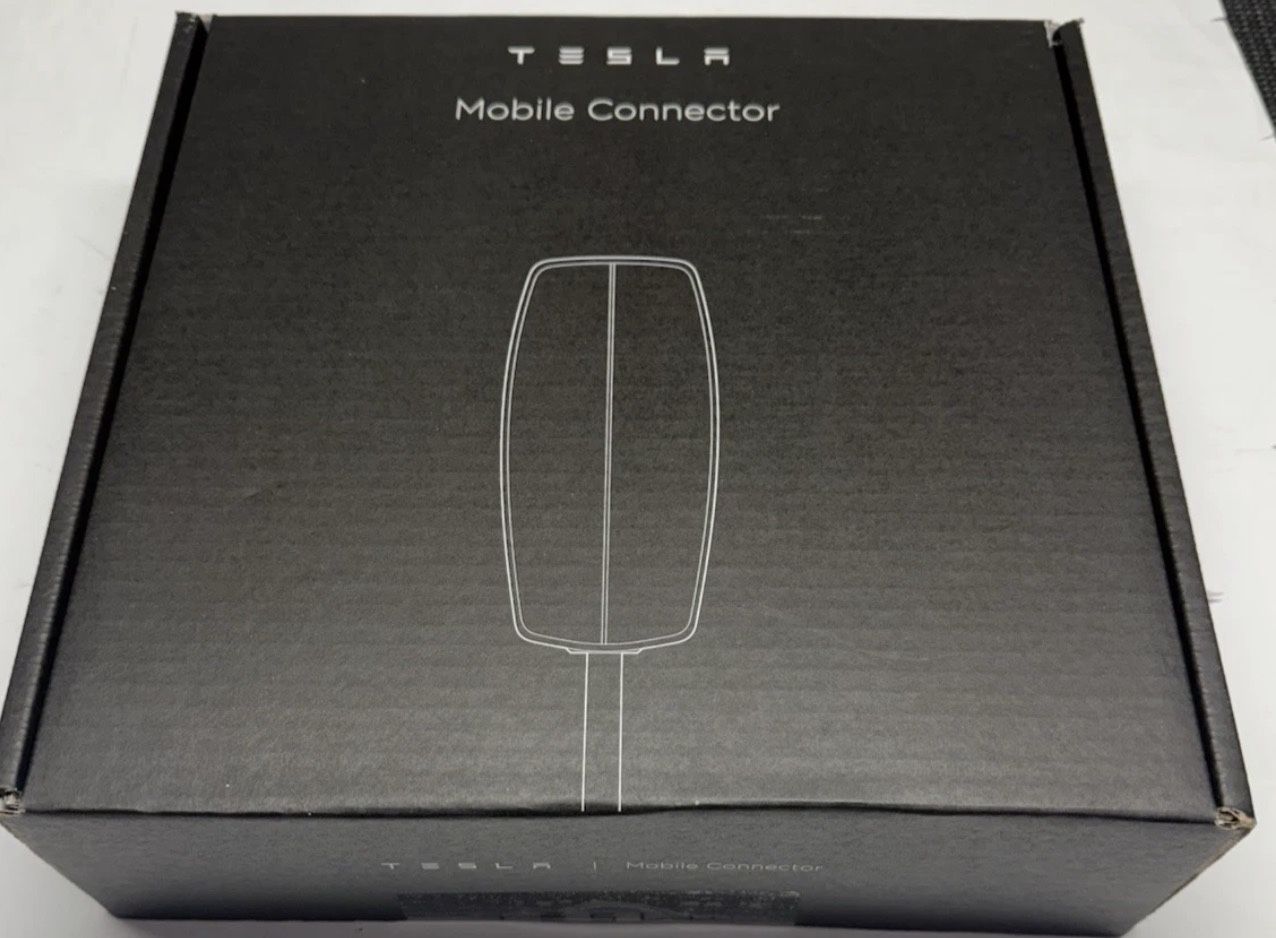 Tesla Mobile Connector Charger (GEN 3) (NEW)