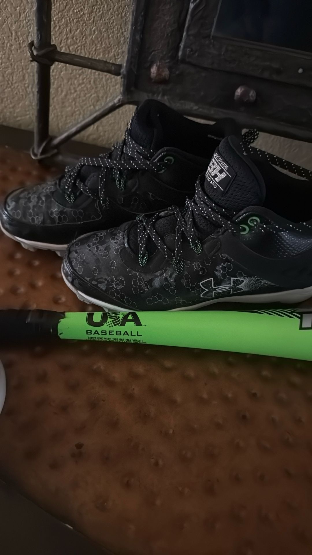 Size 3.5Boys Baseball Cleats And USA Rawlings FUEL BASEBALL BAT
