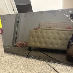 43” Full HD TLC  Roku Smart TV