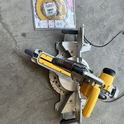 Dewalt Compound Miter Saw 12”