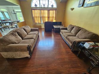 Exquisite beautiful 2 large couches