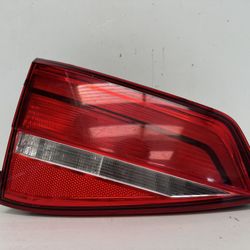 2015 2016 2017 2018 VOLKSWAGEN JETTA REAR LEFT DRIVER SIDE TAIL LIGHT OEM