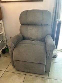 Recliner OBO!!! READ DESCRIPTION