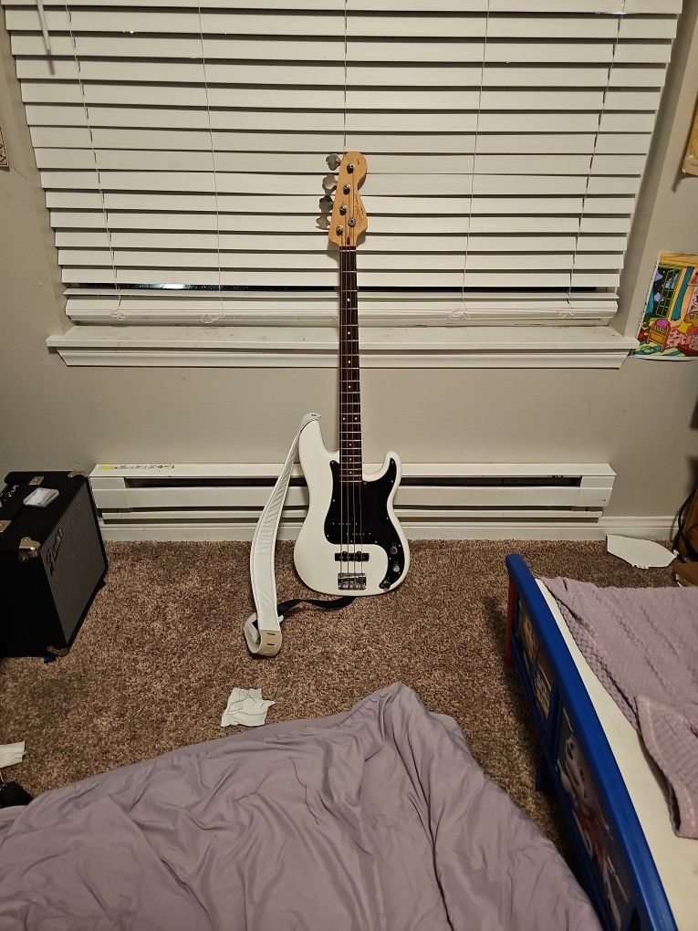 Fender Squier Bass With Fender Rumble 15