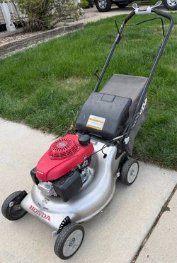 Honda Smart Drive Self Propelled Lawn Mower with Bag
