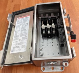 STAINLESS Disconnect Switch Square D Heavy Duty HU361DS 30A 600v Solar Pump Motor