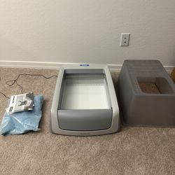 Pet Smart Scoop Free Litter Box New Never Used