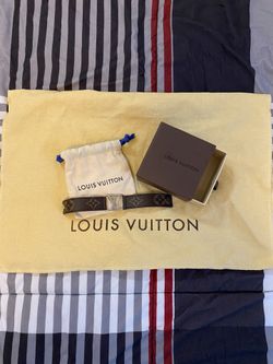 Louis Vuitton Bracelet Rubbed Hockenheim Bure Rubbed Logo bracelet bangle