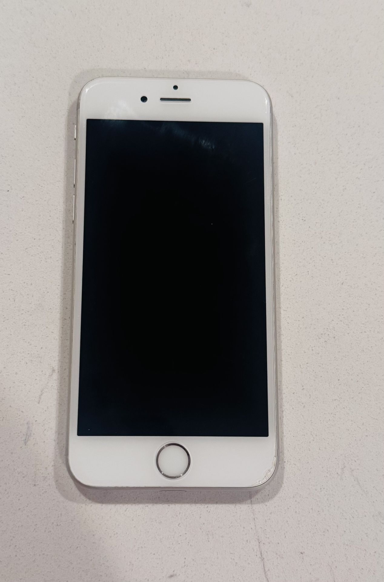 Apple iPhone 7 32GB - UNLOCKED - Silver