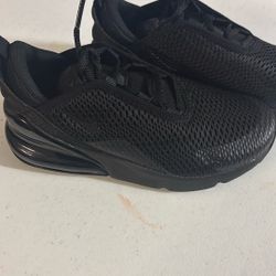 Brand new nike air 270 girls