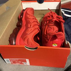 Vapor Max plus red