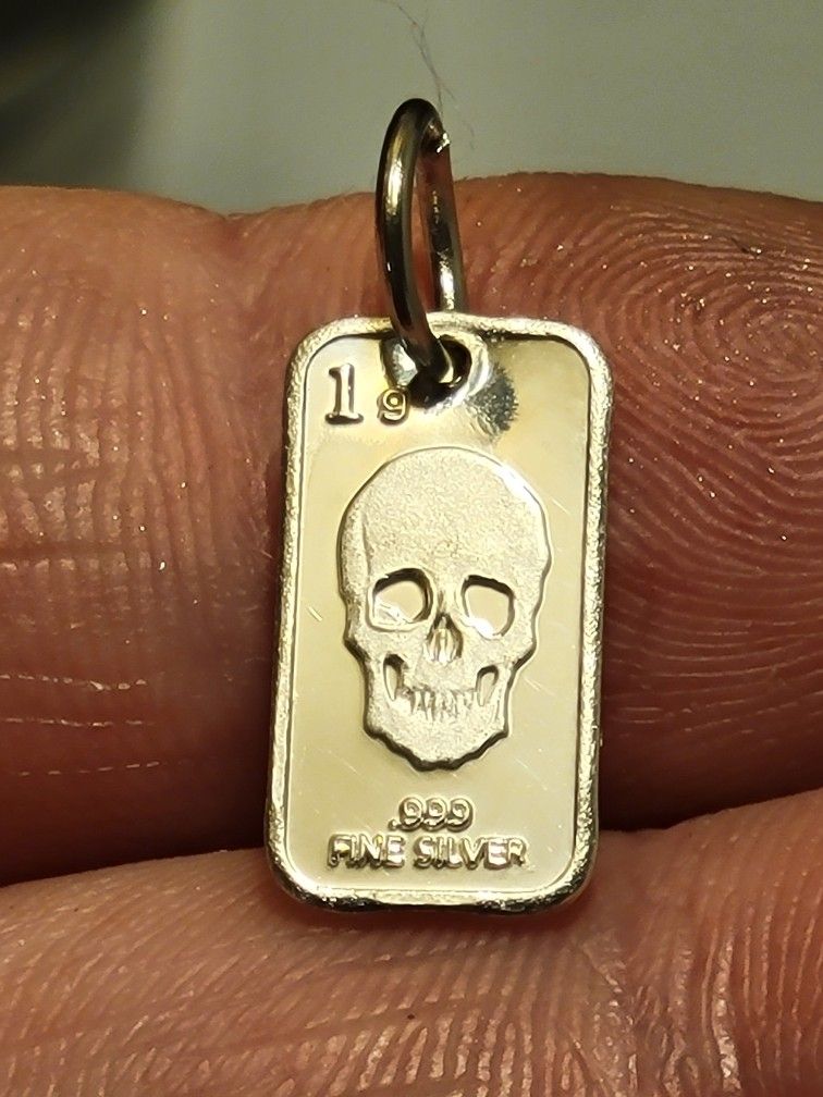 .999 Fine Silver Skull Pendant - New - 17mm