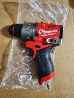 Milwaukee M12 Hammer Drill
