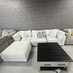Dayna Four Piece Modular Sectional